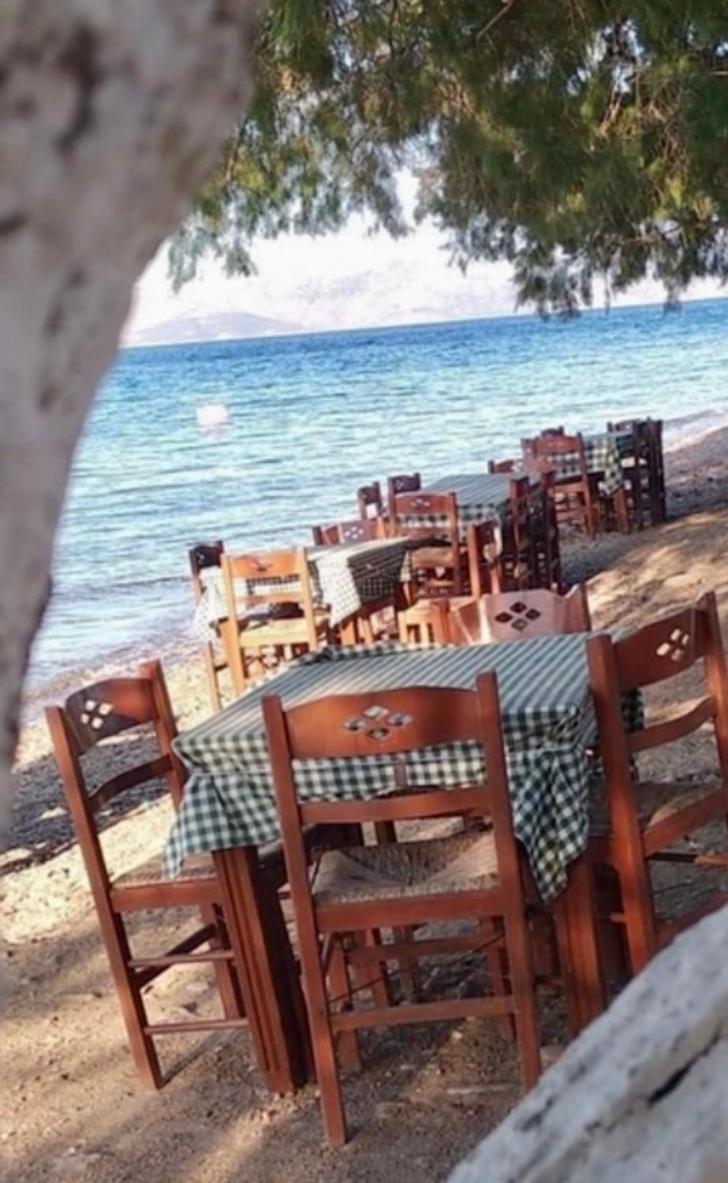 VarnavasEratous Seaside House公寓 外观 照片